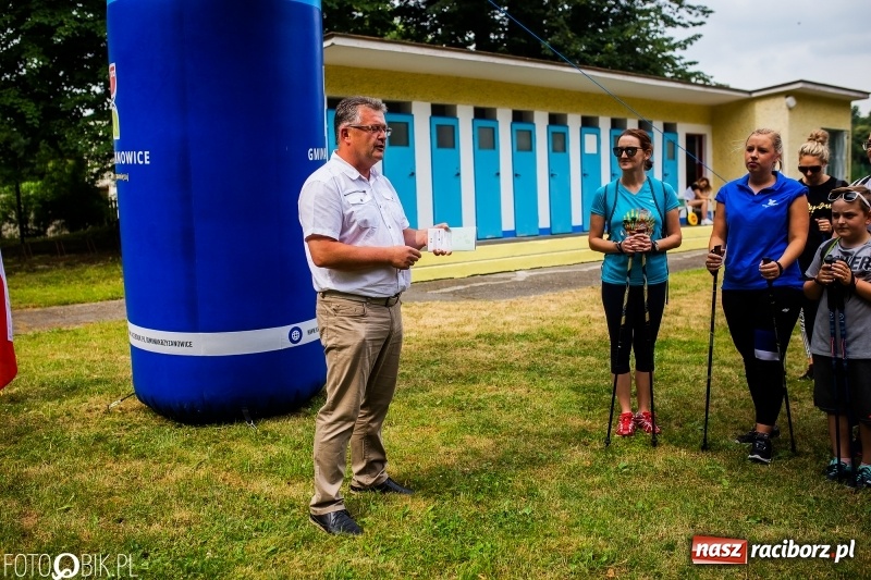 Zdjęcie w galerii na portalu naszraciborz.pl: Rozpoczęcie sezonu Nordic Walking w Tworkowie wiadomości z regionu