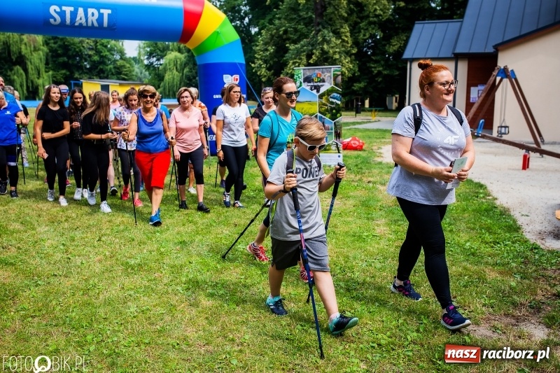 Zdjęcie w galerii na portalu naszraciborz.pl: Rozpoczęcie sezonu Nordic Walking w Tworkowie wiadomości z regionu