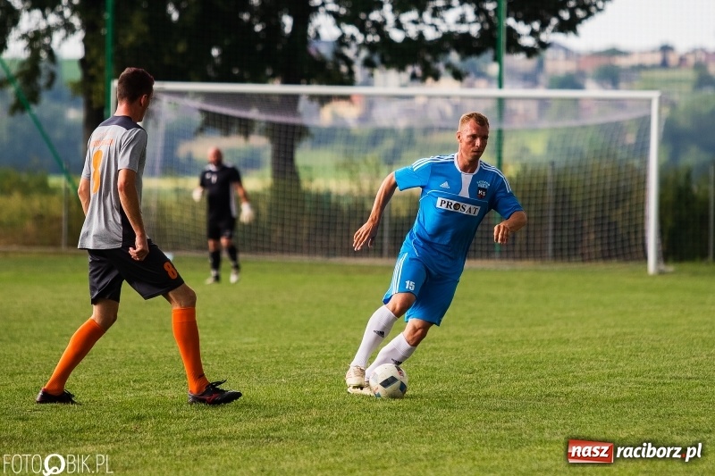 Zdjęcie w galerii na portalu naszraciborz.pl: Jacek Trzeciak & Przyjaciele rozbili Naprzód Borucin wiadomości z regionu