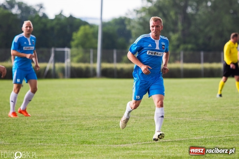 Zdjęcie w galerii na portalu naszraciborz.pl: Jacek Trzeciak & Przyjaciele rozbili Naprzód Borucin wiadomości z regionu