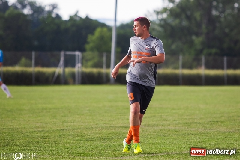 Zdjęcie w galerii na portalu naszraciborz.pl: Jacek Trzeciak & Przyjaciele rozbili Naprzód Borucin wiadomości z regionu