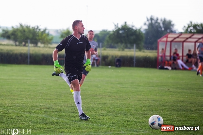 Zdjęcie w galerii na portalu naszraciborz.pl: Jacek Trzeciak & Przyjaciele rozbili Naprzód Borucin wiadomości z regionu
