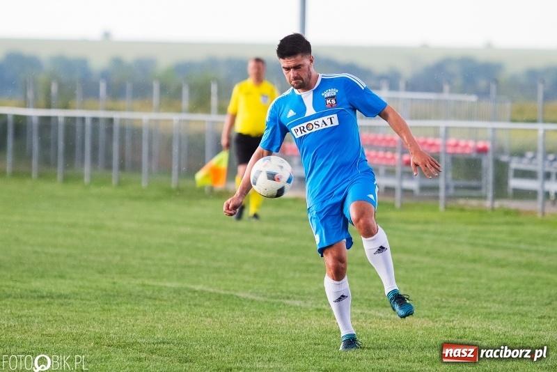 Zdjęcie w galerii na portalu naszraciborz.pl: Jacek Trzeciak & Przyjaciele rozbili Naprzód Borucin wiadomości z regionu