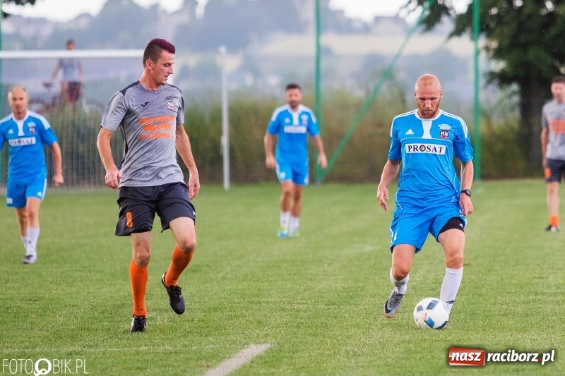 Zdjęcie w galerii na portalu naszraciborz.pl: Jacek Trzeciak & Przyjaciele rozbili Naprzód Borucin wiadomości z regionu
