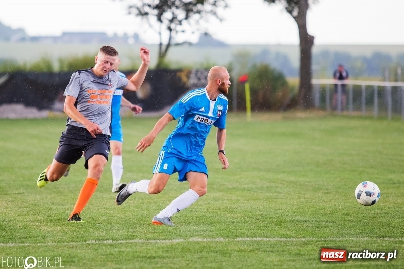 Zdjęcie w galerii na portalu naszraciborz.pl: Jacek Trzeciak & Przyjaciele rozbili Naprzód Borucin wiadomości z regionu