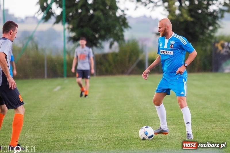 Zdjęcie w galerii na portalu naszraciborz.pl: Jacek Trzeciak & Przyjaciele rozbili Naprzód Borucin wiadomości z regionu