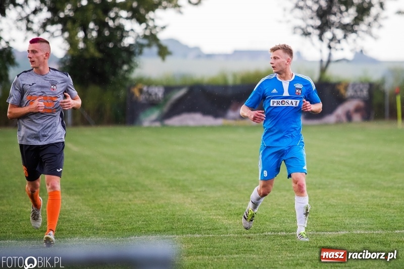 Zdjęcie w galerii na portalu naszraciborz.pl: Jacek Trzeciak & Przyjaciele rozbili Naprzód Borucin wiadomości z regionu
