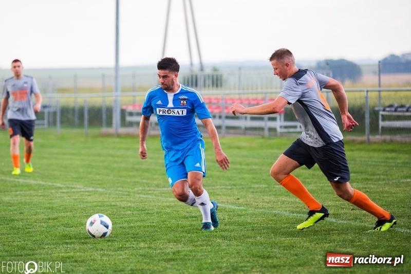 Zdjęcie w galerii na portalu naszraciborz.pl: Jacek Trzeciak & Przyjaciele rozbili Naprzód Borucin wiadomości z regionu