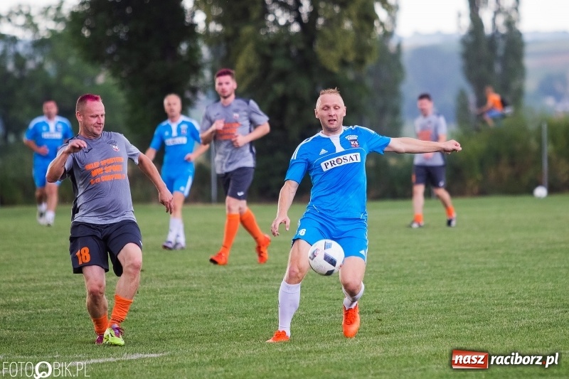 Zdjęcie w galerii na portalu naszraciborz.pl: Jacek Trzeciak & Przyjaciele rozbili Naprzód Borucin wiadomości z regionu