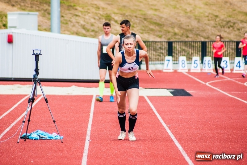 Zdjęcie w galerii na portalu naszraciborz.pl: Generalny sprawdzian przez Mistrzostwami Polski. Mityng lekkoatletyczny na raciborskim stadionie [FOTO] wiadomości z regionu