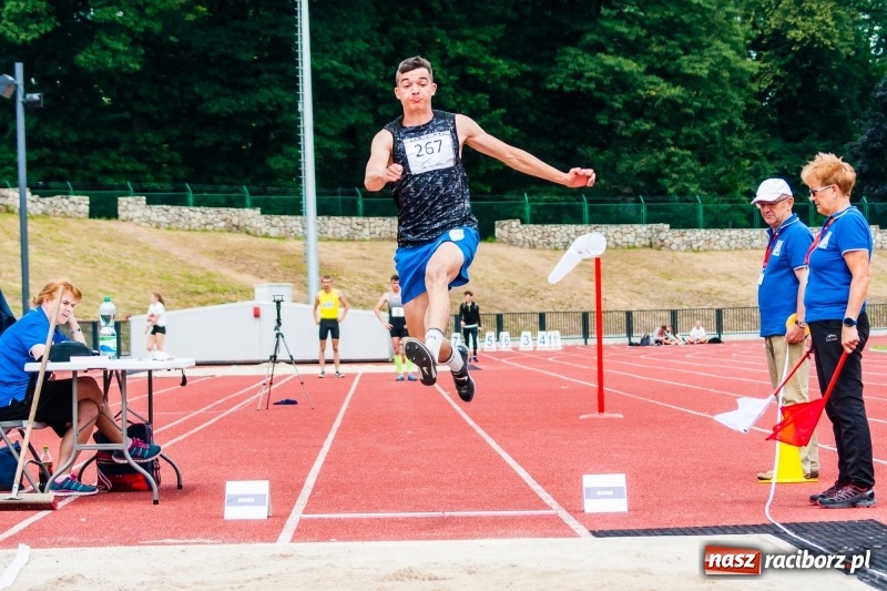Zdjęcie w galerii na portalu naszraciborz.pl: Generalny sprawdzian przez Mistrzostwami Polski. Mityng lekkoatletyczny na raciborskim stadionie [FOTO] wiadomości z regionu