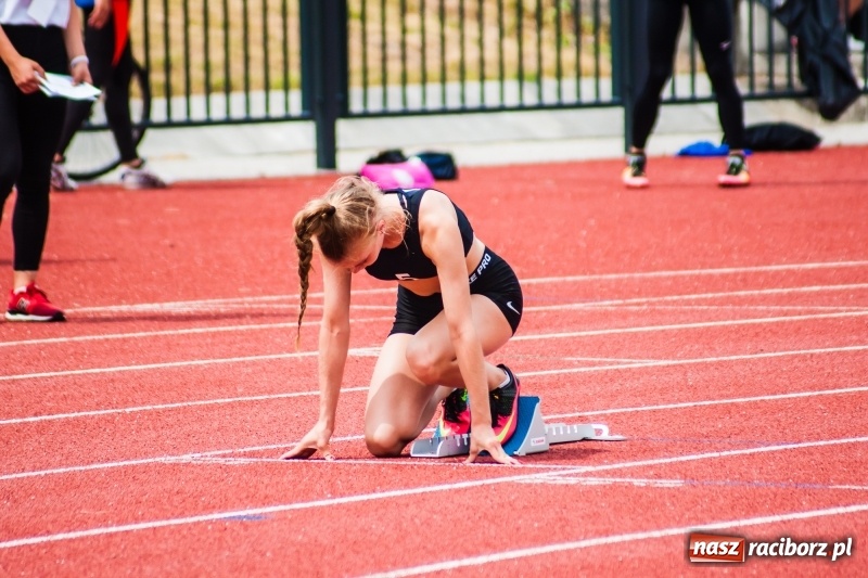 Zdjęcie w galerii na portalu naszraciborz.pl: Generalny sprawdzian przez Mistrzostwami Polski. Mityng lekkoatletyczny na raciborskim stadionie [FOTO] wiadomości z regionu