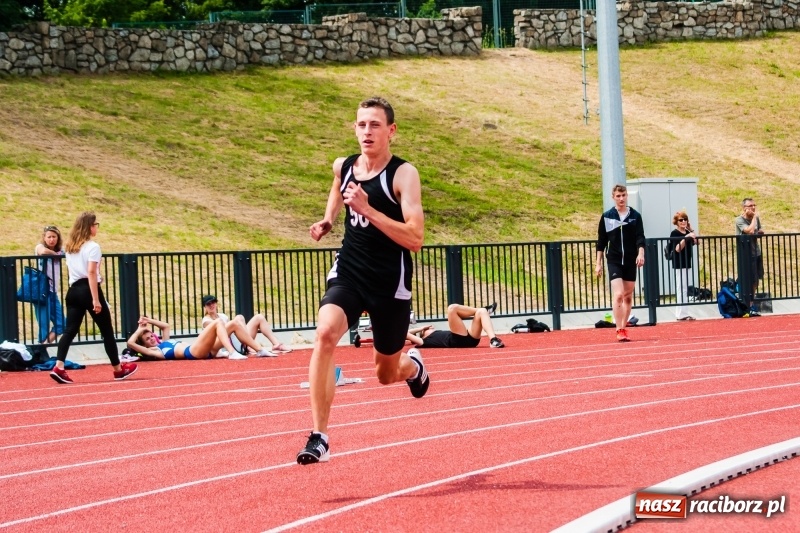Zdjęcie w galerii na portalu naszraciborz.pl: Generalny sprawdzian przez Mistrzostwami Polski. Mityng lekkoatletyczny na raciborskim stadionie [FOTO] wiadomości z regionu