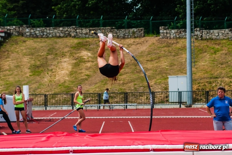 Zdjęcie w galerii na portalu naszraciborz.pl: Generalny sprawdzian przez Mistrzostwami Polski. Mityng lekkoatletyczny na raciborskim stadionie [FOTO] wiadomości z regionu