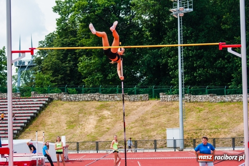 Zdjęcie w galerii na portalu naszraciborz.pl: Generalny sprawdzian przez Mistrzostwami Polski. Mityng lekkoatletyczny na raciborskim stadionie [FOTO] wiadomości z regionu