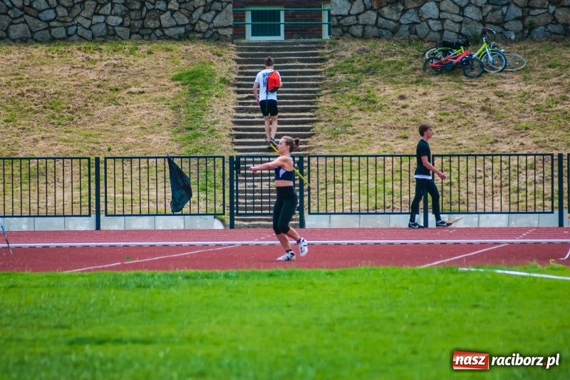 Zdjęcie w galerii na portalu naszraciborz.pl: Generalny sprawdzian przez Mistrzostwami Polski. Mityng lekkoatletyczny na raciborskim stadionie [FOTO] wiadomości z regionu