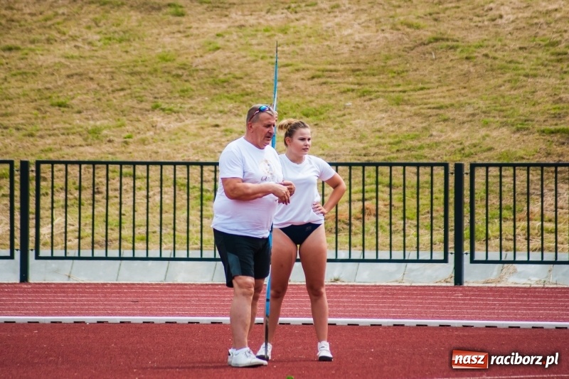 Zdjęcie w galerii na portalu naszraciborz.pl: Generalny sprawdzian przez Mistrzostwami Polski. Mityng lekkoatletyczny na raciborskim stadionie [FOTO] wiadomości z regionu