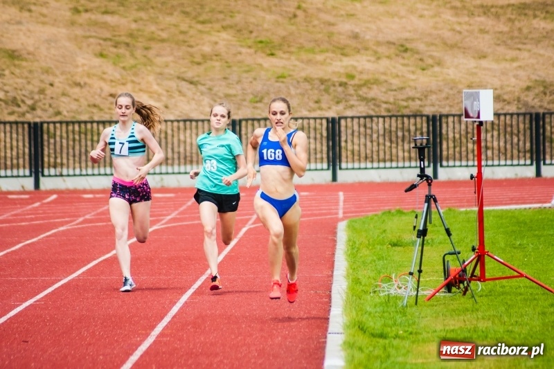 Zdjęcie w galerii na portalu naszraciborz.pl: Generalny sprawdzian przez Mistrzostwami Polski. Mityng lekkoatletyczny na raciborskim stadionie [FOTO] wiadomości z regionu