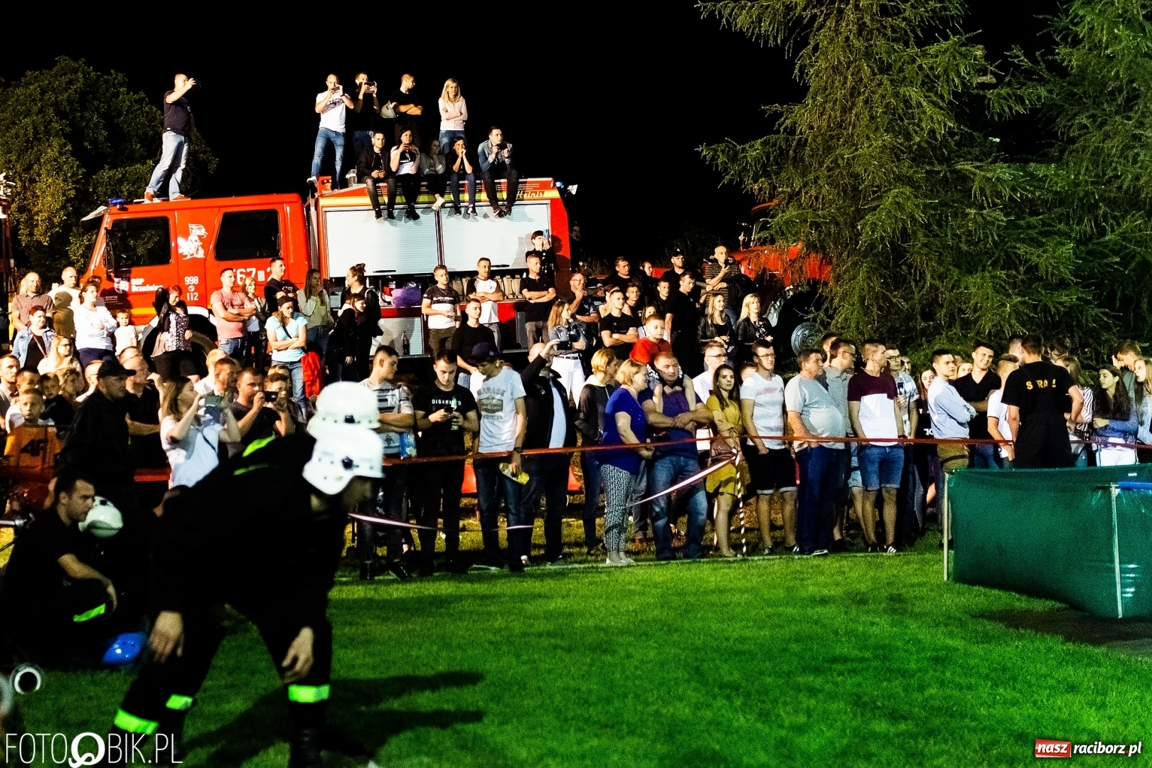 Zdjęcie w galerii na portalu naszraciborz.pl: Nocne strażackie show w Bolesławiu. Ostra rywalizacja i świetna zabawa [FOTO i WIDEO] wiadomości z regionu