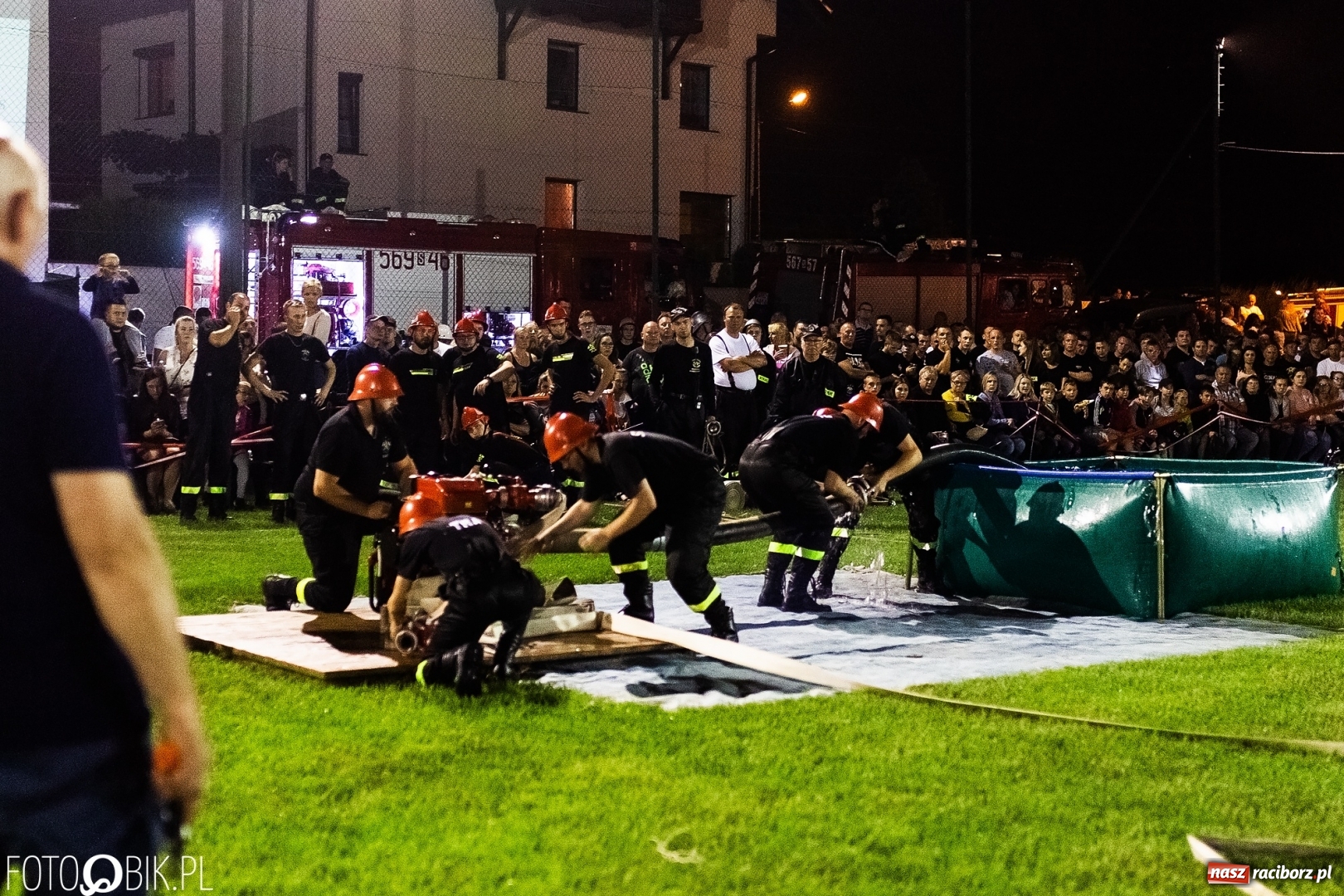 Zdjęcie w galerii na portalu naszraciborz.pl: Nocne strażackie show w Bolesławiu. Ostra rywalizacja i świetna zabawa [FOTO i WIDEO] wiadomości z regionu