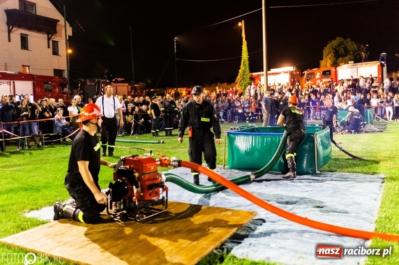 Zdjęcie w galerii na portalu naszraciborz.pl: Nocne strażackie show w Bolesławiu. Ostra rywalizacja i świetna zabawa [FOTO i WIDEO] wiadomości z regionu