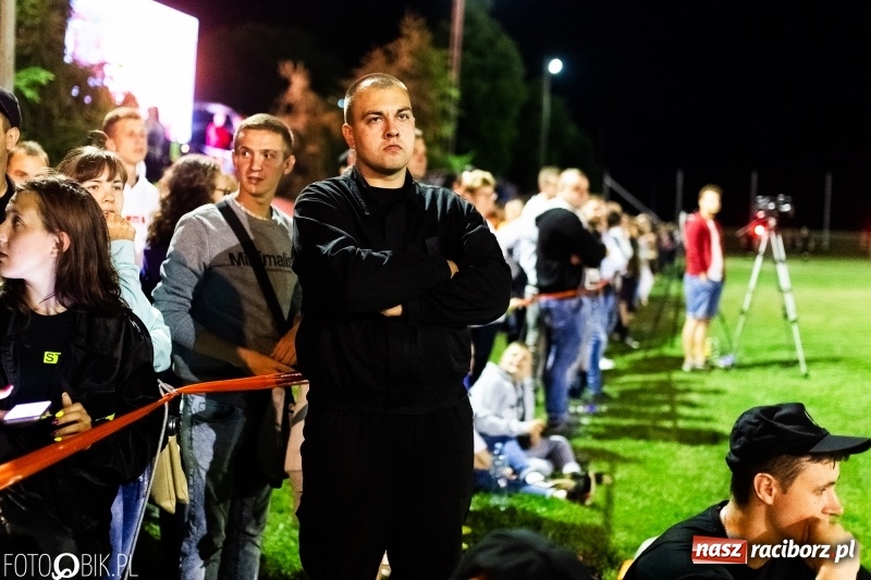 Zdjęcie w galerii na portalu naszraciborz.pl: Nocne strażackie show w Bolesławiu. Ostra rywalizacja i świetna zabawa [FOTO i WIDEO] wiadomości z regionu
