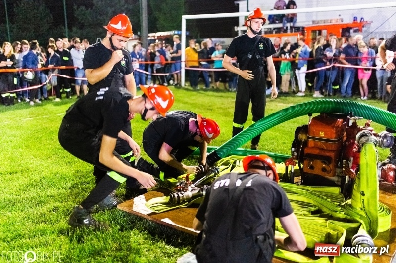 Zdjęcie w galerii na portalu naszraciborz.pl: Nocne strażackie show w Bolesławiu. Ostra rywalizacja i świetna zabawa [FOTO i WIDEO] wiadomości z regionu