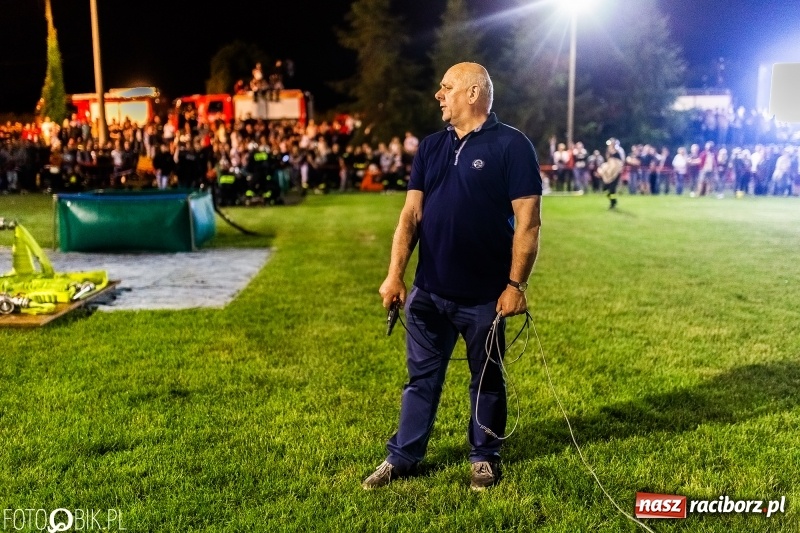 Zdjęcie w galerii na portalu naszraciborz.pl: Nocne strażackie show w Bolesławiu. Ostra rywalizacja i świetna zabawa [FOTO i WIDEO] wiadomości z regionu