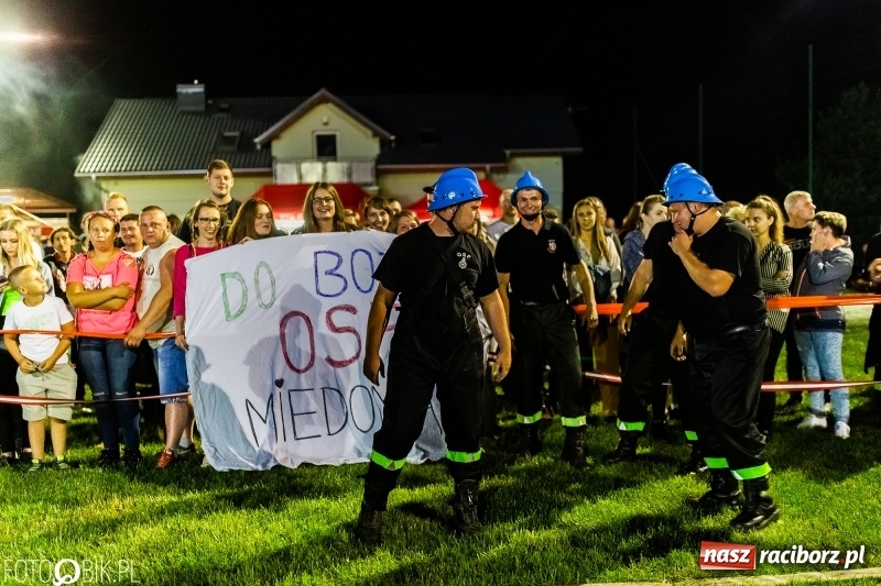 Zdjęcie w galerii na portalu naszraciborz.pl: Nocne strażackie show w Bolesławiu. Ostra rywalizacja i świetna zabawa [FOTO i WIDEO] wiadomości z regionu