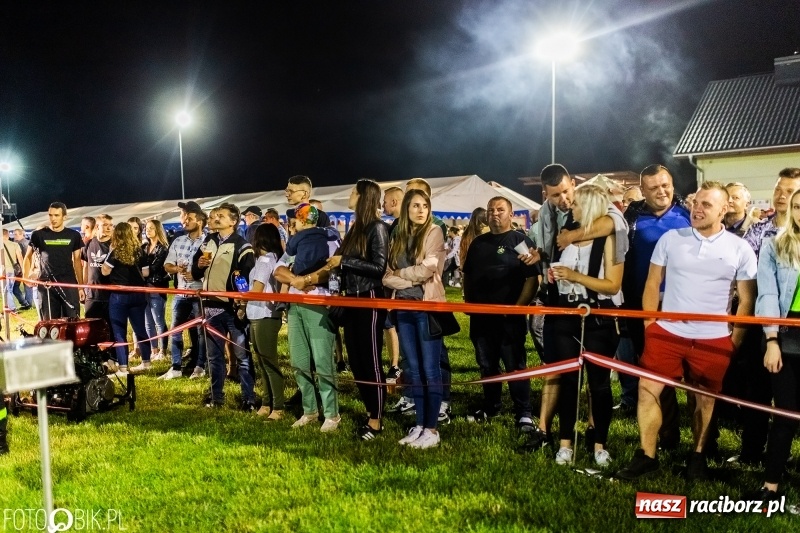 Zdjęcie w galerii na portalu naszraciborz.pl: Nocne strażackie show w Bolesławiu. Ostra rywalizacja i świetna zabawa [FOTO i WIDEO] wiadomości z regionu