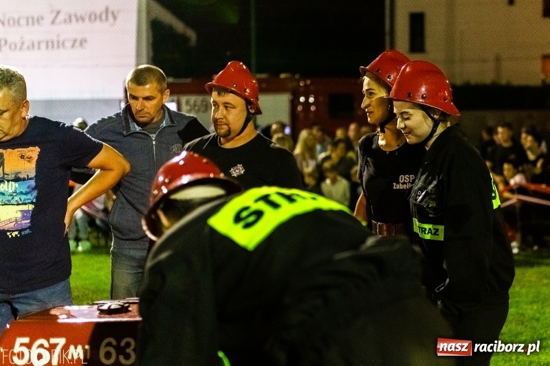 Zdjęcie w galerii na portalu naszraciborz.pl: Nocne strażackie show w Bolesławiu. Ostra rywalizacja i świetna zabawa [FOTO i WIDEO] wiadomości z regionu