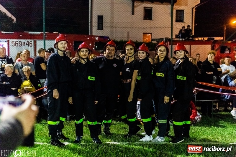 Zdjęcie w galerii na portalu naszraciborz.pl: Nocne strażackie show w Bolesławiu. Ostra rywalizacja i świetna zabawa [FOTO i WIDEO] wiadomości z regionu