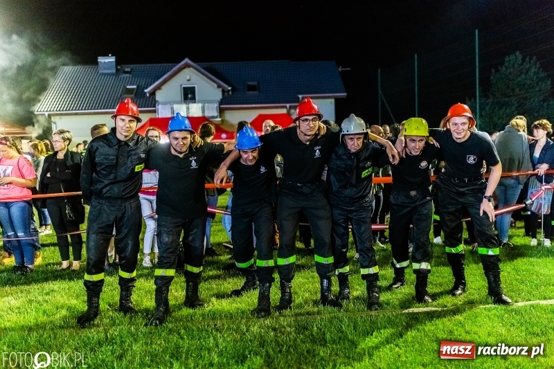 Zdjęcie w galerii na portalu naszraciborz.pl: Nocne strażackie show w Bolesławiu. Ostra rywalizacja i świetna zabawa [FOTO i WIDEO] wiadomości z regionu
