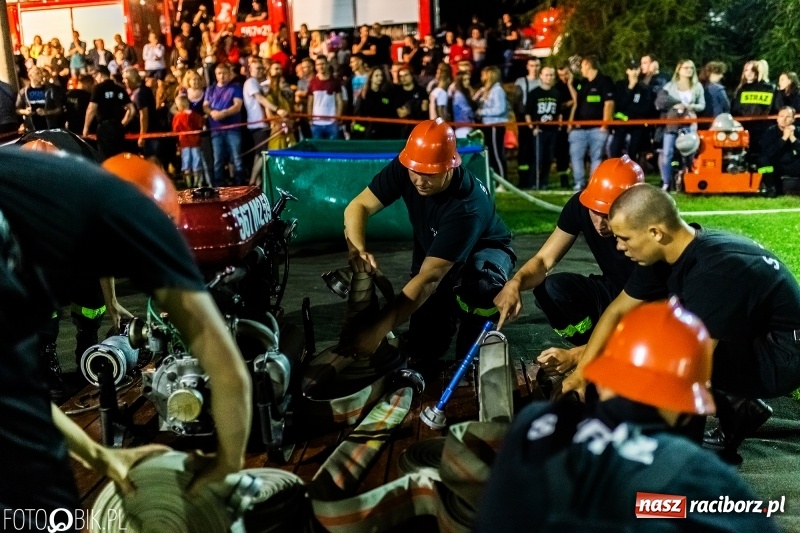 Zdjęcie w galerii na portalu naszraciborz.pl: Nocne strażackie show w Bolesławiu. Ostra rywalizacja i świetna zabawa [FOTO i WIDEO] wiadomości z regionu