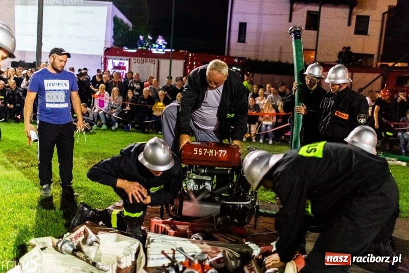 Zdjęcie w galerii na portalu naszraciborz.pl: Nocne strażackie show w Bolesławiu. Ostra rywalizacja i świetna zabawa [FOTO i WIDEO] wiadomości z regionu