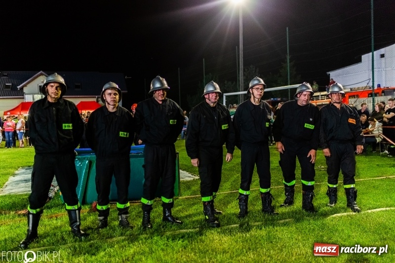 Zdjęcie w galerii na portalu naszraciborz.pl: Nocne strażackie show w Bolesławiu. Ostra rywalizacja i świetna zabawa [FOTO i WIDEO] wiadomości z regionu