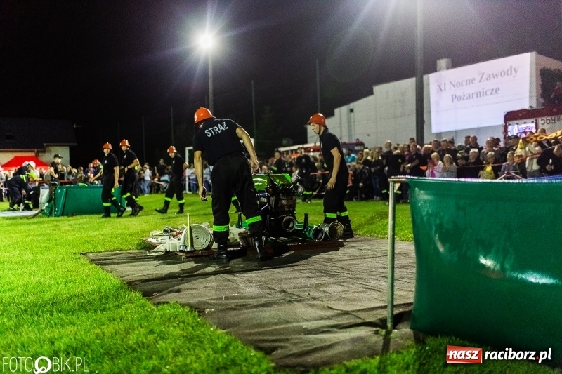 Zdjęcie w galerii na portalu naszraciborz.pl: Nocne strażackie show w Bolesławiu. Ostra rywalizacja i świetna zabawa [FOTO i WIDEO] wiadomości z regionu