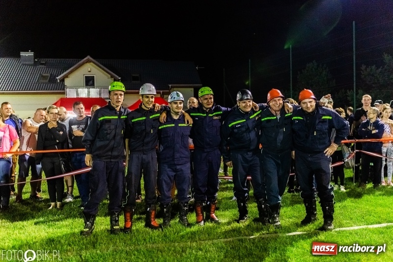 Zdjęcie w galerii na portalu naszraciborz.pl: Nocne strażackie show w Bolesławiu. Ostra rywalizacja i świetna zabawa [FOTO i WIDEO] wiadomości z regionu