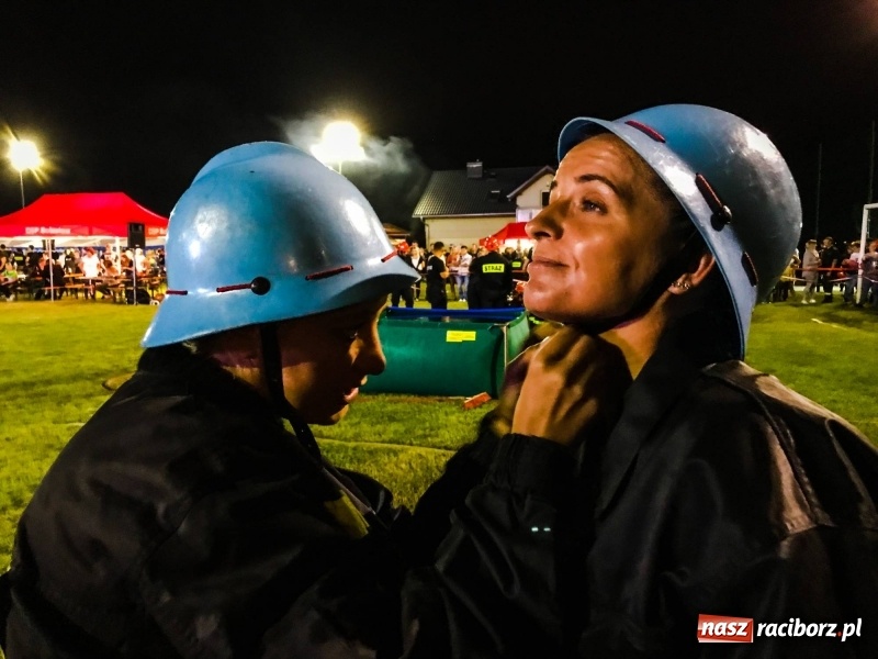 Zdjęcie w galerii na portalu naszraciborz.pl: Nocne strażackie show w Bolesławiu. Ostra rywalizacja i świetna zabawa [FOTO i WIDEO] wiadomości z regionu