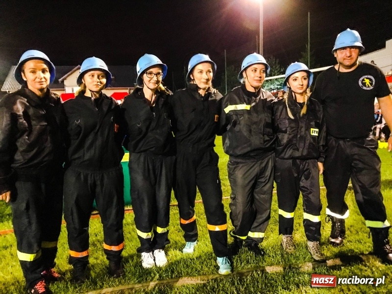 Zdjęcie w galerii na portalu naszraciborz.pl: Nocne strażackie show w Bolesławiu. Ostra rywalizacja i świetna zabawa [FOTO i WIDEO] wiadomości z regionu