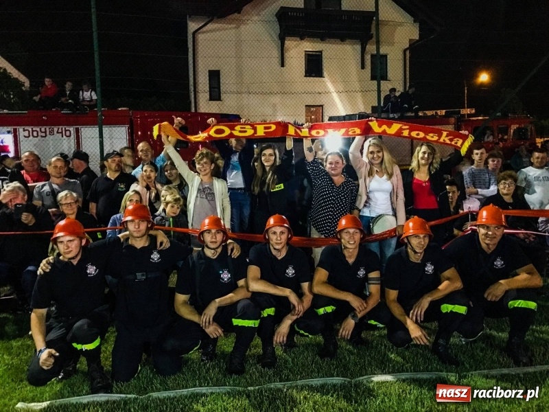 Zdjęcie w galerii na portalu naszraciborz.pl: Nocne strażackie show w Bolesławiu. Ostra rywalizacja i świetna zabawa [FOTO i WIDEO] wiadomości z regionu