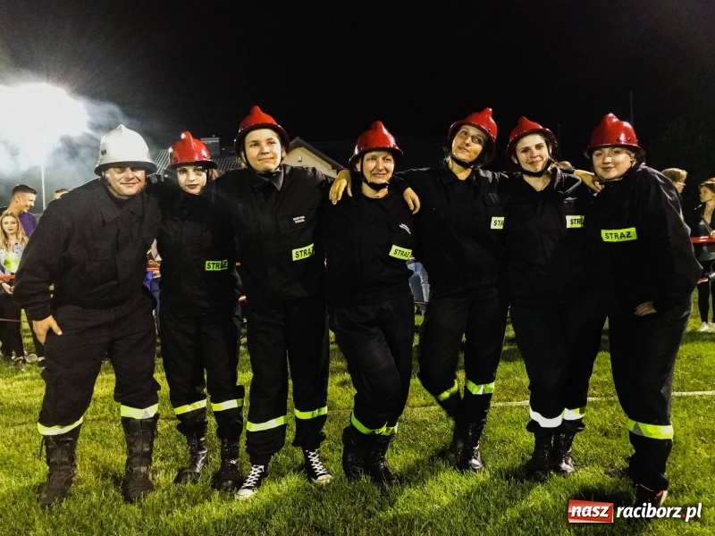 Zdjęcie w galerii na portalu naszraciborz.pl: Nocne strażackie show w Bolesławiu. Ostra rywalizacja i świetna zabawa [FOTO i WIDEO] wiadomości z regionu