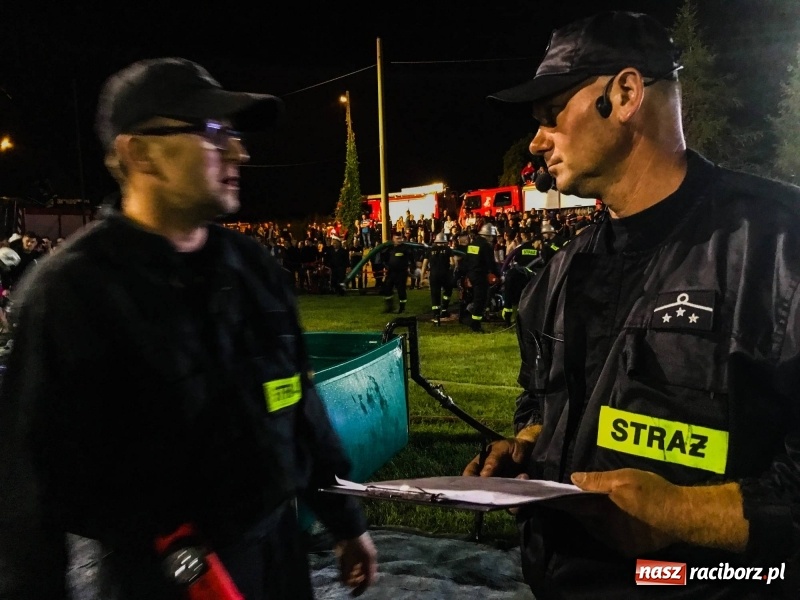 Zdjęcie w galerii na portalu naszraciborz.pl: Nocne strażackie show w Bolesławiu. Ostra rywalizacja i świetna zabawa [FOTO i WIDEO] wiadomości z regionu