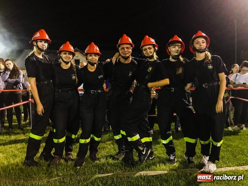 Zdjęcie w galerii na portalu naszraciborz.pl: Nocne strażackie show w Bolesławiu. Ostra rywalizacja i świetna zabawa [FOTO i WIDEO] wiadomości z regionu