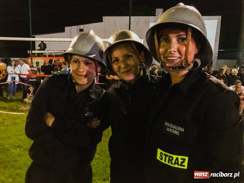 Zdjęcie w galerii na portalu naszraciborz.pl: Nocne strażackie show w Bolesławiu. Ostra rywalizacja i świetna zabawa [FOTO i WIDEO] wiadomości z regionu