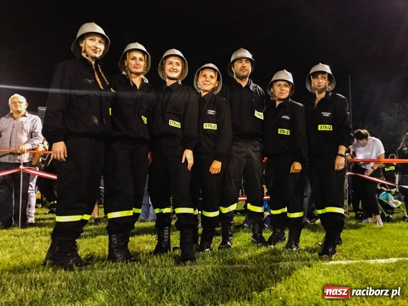 Zdjęcie w galerii na portalu naszraciborz.pl: Nocne strażackie show w Bolesławiu. Ostra rywalizacja i świetna zabawa [FOTO i WIDEO] wiadomości z regionu