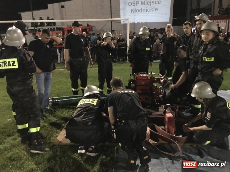 Zdjęcie w galerii na portalu naszraciborz.pl: Nocne strażackie show w Bolesławiu. Ostra rywalizacja i świetna zabawa [FOTO i WIDEO] wiadomości z regionu