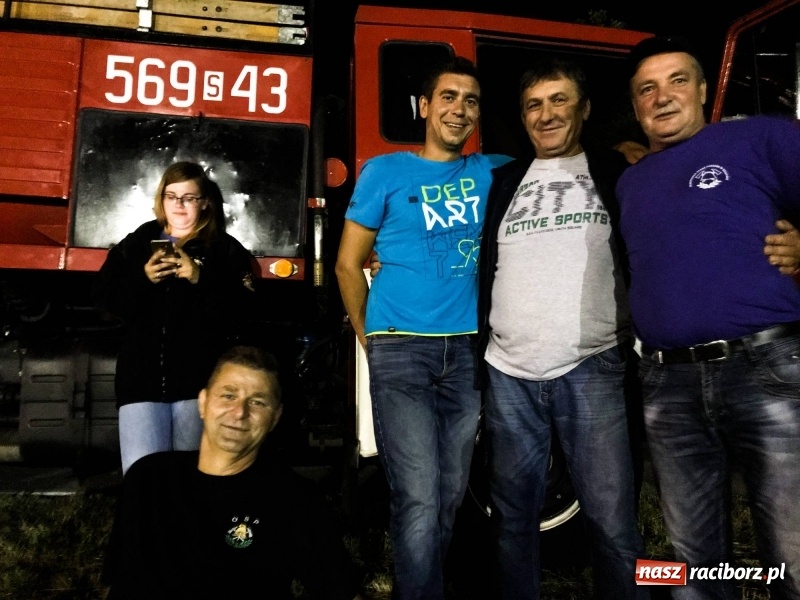 Zdjęcie w galerii na portalu naszraciborz.pl: Nocne strażackie show w Bolesławiu. Ostra rywalizacja i świetna zabawa [FOTO i WIDEO] wiadomości z regionu