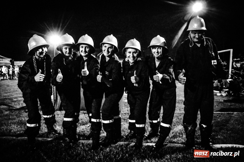 Zdjęcie w galerii na portalu naszraciborz.pl: Nocne strażackie show w Bolesławiu. Ostra rywalizacja i świetna zabawa [FOTO i WIDEO] wiadomości z regionu