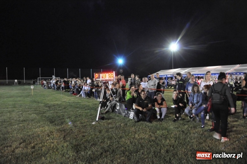 Zdjęcie w galerii na portalu naszraciborz.pl: Nocne strażackie show w Bolesławiu. Ostra rywalizacja i świetna zabawa [FOTO i WIDEO] wiadomości z regionu